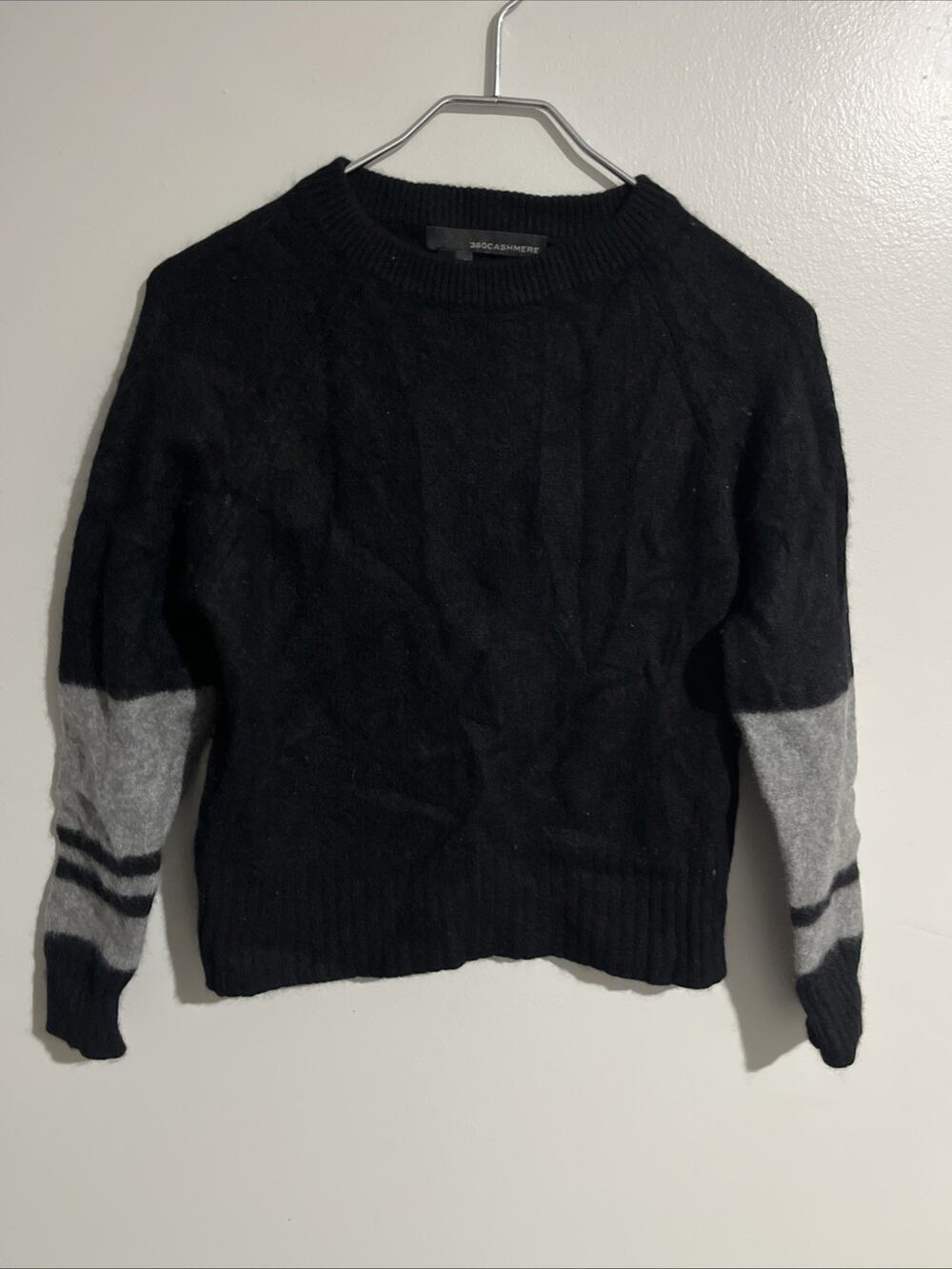 360 Cashmere Crew Soft Sweater XS Goth Black Gray Raglan long Sleeve Pullover